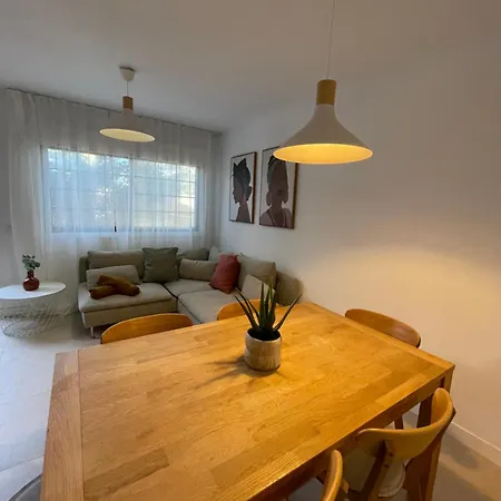 Apartment 3bdr + 2bath Comfy House